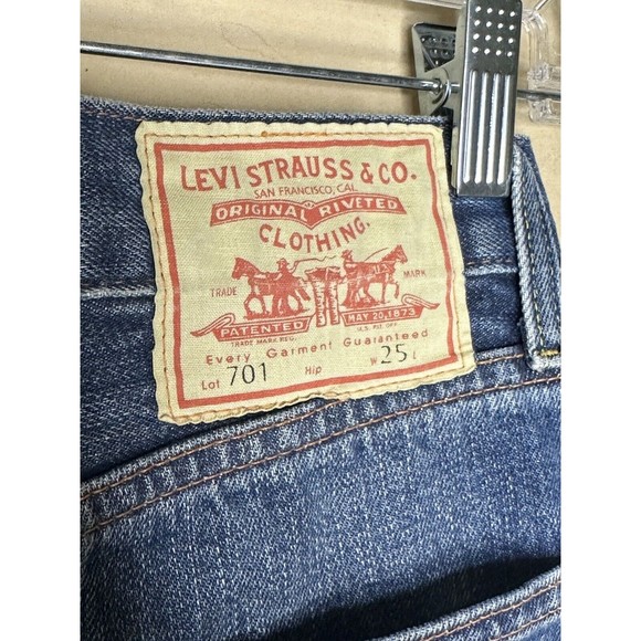 VTG Levi’s women’s 701 Straight Regular Blue Jeans 25" Waist Medium Dark - Picture 8 of 10